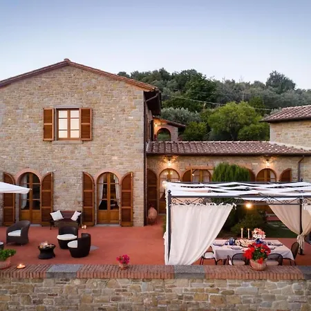 Wunderschoene In Mit Grosser Terrasse By Interhome كورتونا