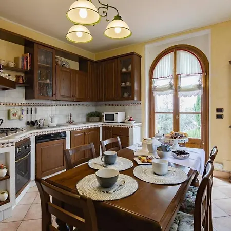 Wunderschoene In Mit Grosser Terrasse By Interhome Apartamento