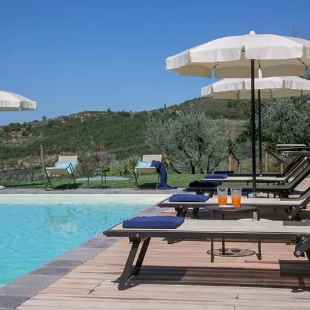Wunderschoene In Mit Grosser Terrasse By Interhome * קורטונה